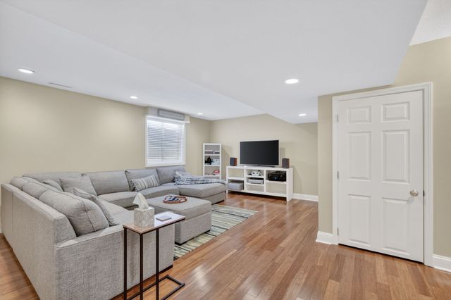 4332 124th Street, Urbandale, IA 50323