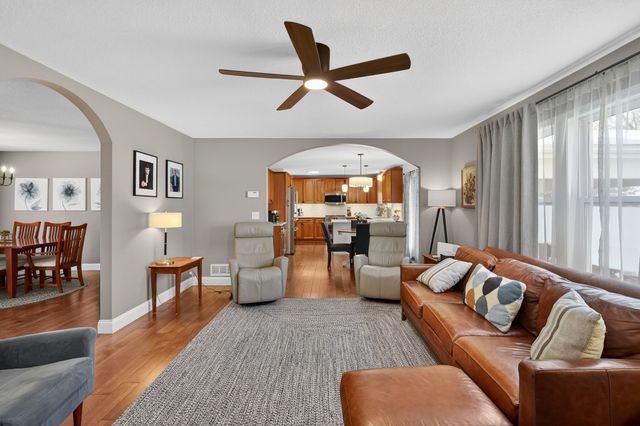 4332 124th Street, Urbandale, IA 50323