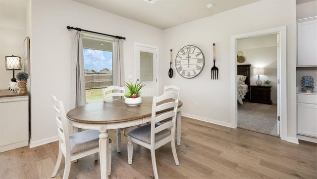 2405 Kathleens Crossing, Yukon, OK 73099