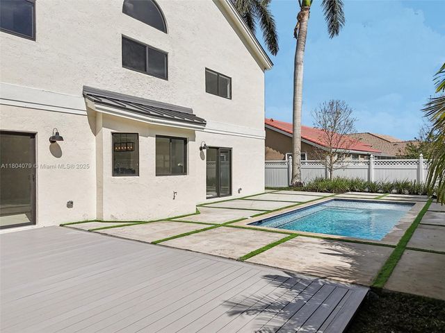 20160 NW 9th Dr, Pembroke Pines, FL 33029