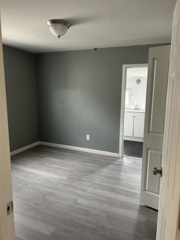 1317 John Street, Kalamazoo, MI 49001