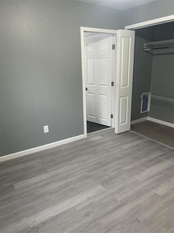 1317 John Street, Kalamazoo, MI 49001