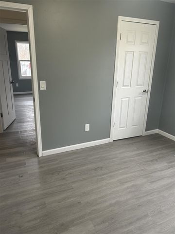 1317 John Street, Kalamazoo, MI 49001