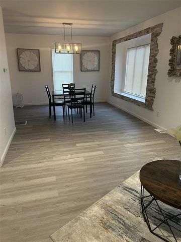 1317 John Street, Kalamazoo, MI 49001