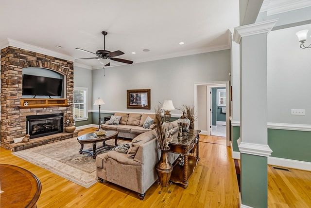 821 E Golden View Lane, Boiling Springs, SC 29316