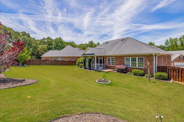 821 E Golden View Lane, Boiling Springs, SC 29316
