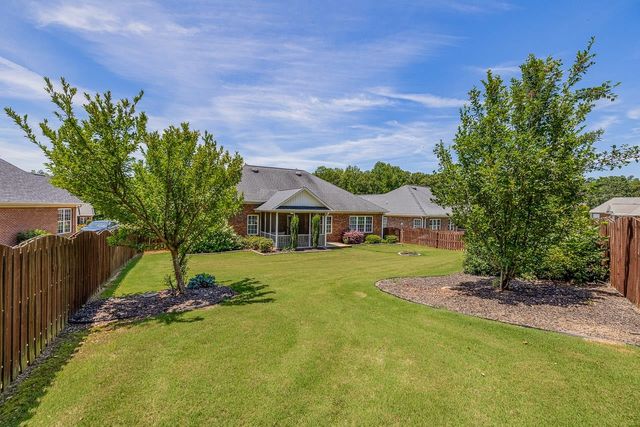 821 E Golden View Lane, Boiling Springs, SC 29316