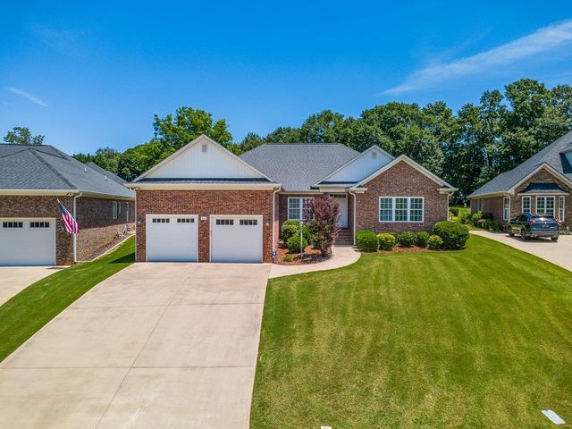 821 E Golden View Lane, Boiling Springs, SC 29316