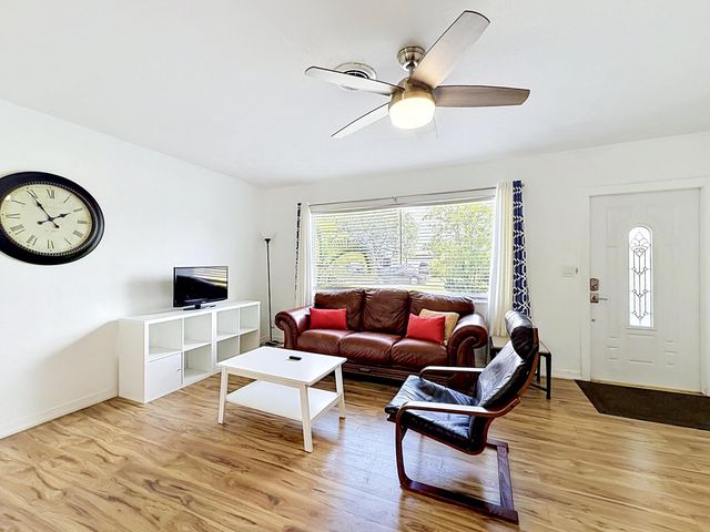 2000 NE 62nd Street, Fort Lauderdale, FL 33308