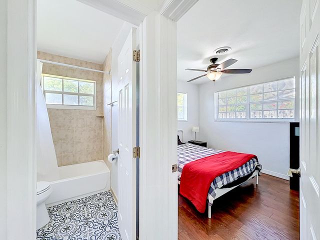 2000 NE 62nd Street, Fort Lauderdale, FL 33308