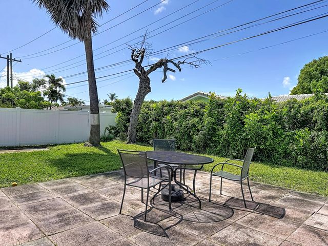 2000 NE 62nd Street, Fort Lauderdale, FL 33308