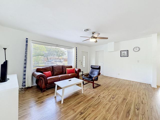 2000 NE 62nd Street, Fort Lauderdale, FL 33308