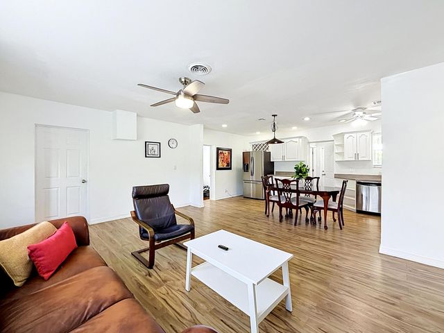 2000 NE 62nd Street, Fort Lauderdale, FL 33308