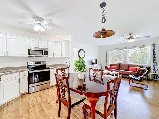 2000 NE 62nd Street, Fort Lauderdale, FL 33308