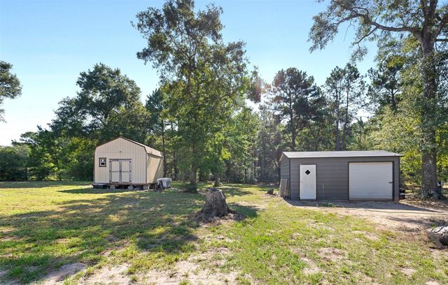 1047 Jim Bob Lane, New Ulm, TX 78950