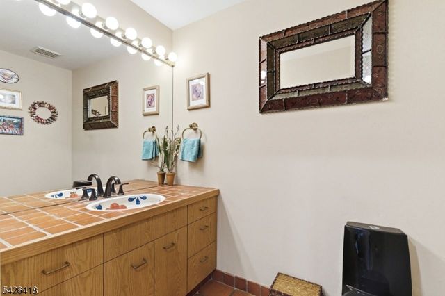 72 Washington Valley Rd, Morris Twp., NJ 07960