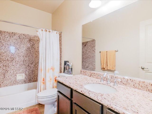 191 E Calderwood Road, Tucson, AZ 85704