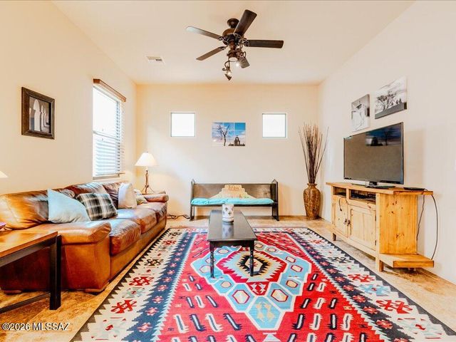 191 E Calderwood Road, Tucson, AZ 85704