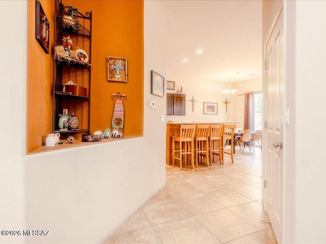 191 E Calderwood Road, Tucson, AZ 85704