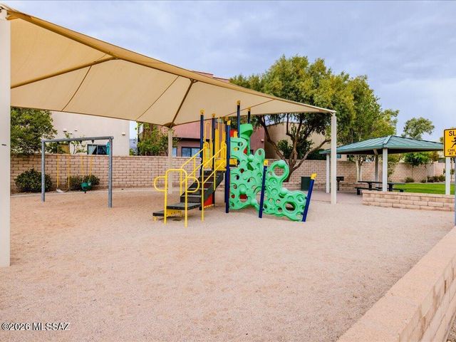 191 E Calderwood Road, Tucson, AZ 85704