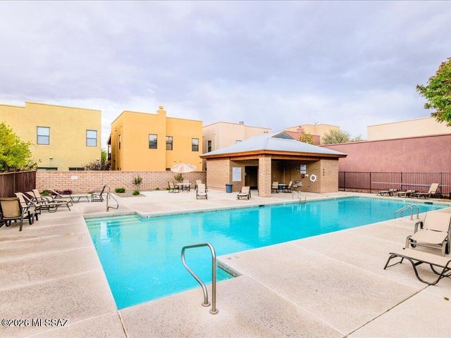 191 E Calderwood Road, Tucson, AZ 85704