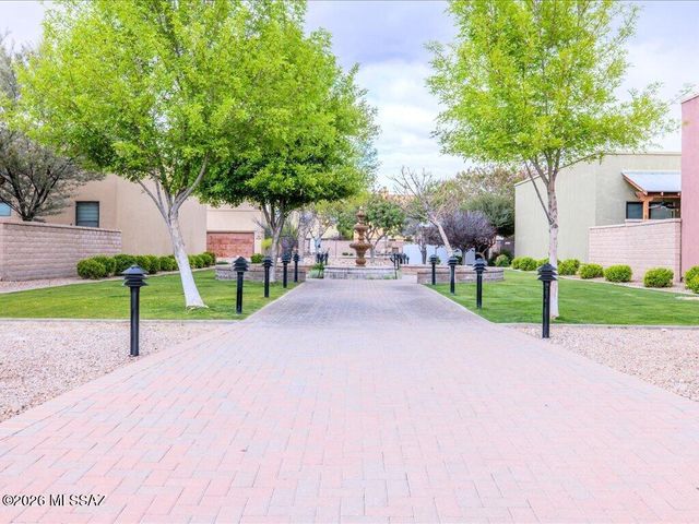 191 E Calderwood Road, Tucson, AZ 85704