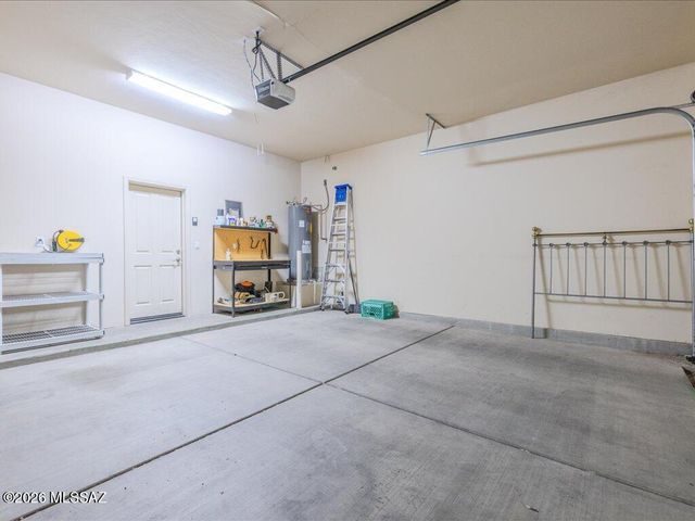 191 E Calderwood Road, Tucson, AZ 85704