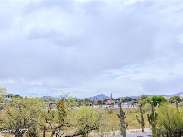 191 E Calderwood Road, Tucson, AZ 85704
