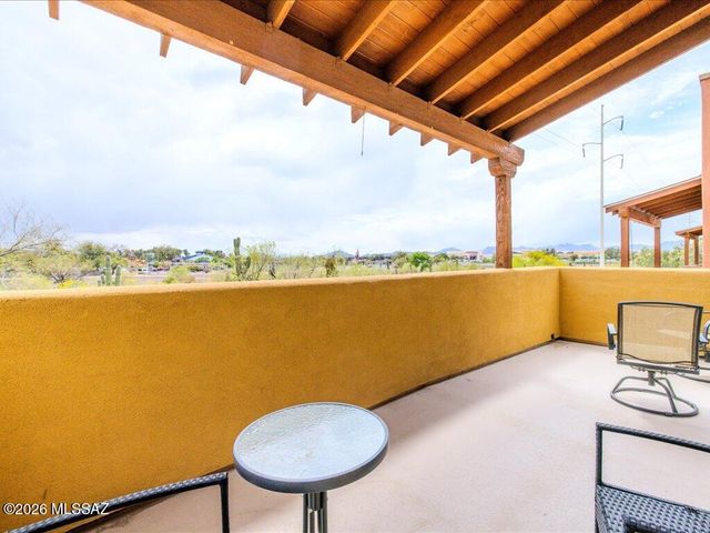191 E Calderwood Road, Tucson, AZ 85704