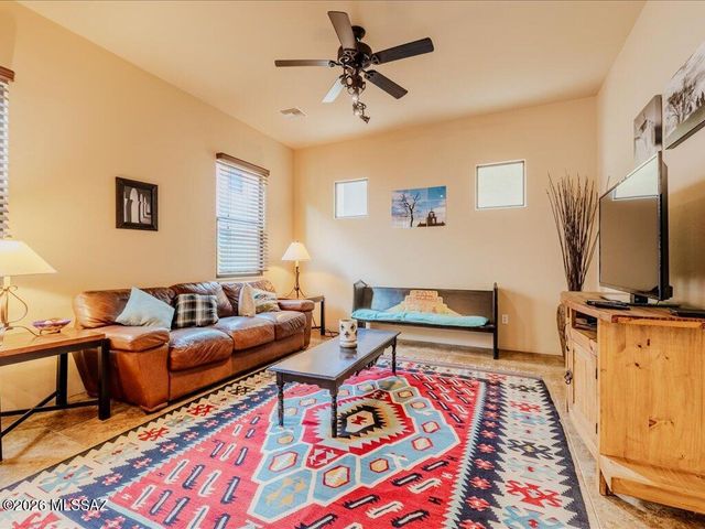 191 E Calderwood Road, Tucson, AZ 85704