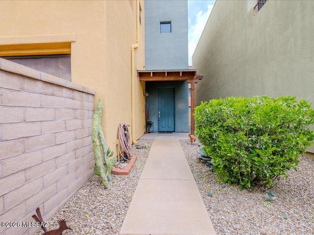 191 E Calderwood Road, Tucson, AZ 85704
