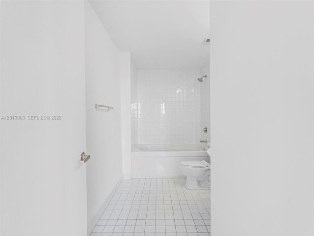 10 SW South River Dr 1506, Miami, FL 33130