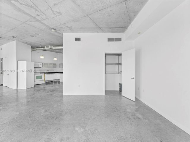 10 SW South River Dr 1506, Miami, FL 33130