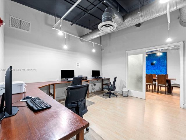 10 SW South River Dr 1506, Miami, FL 33130