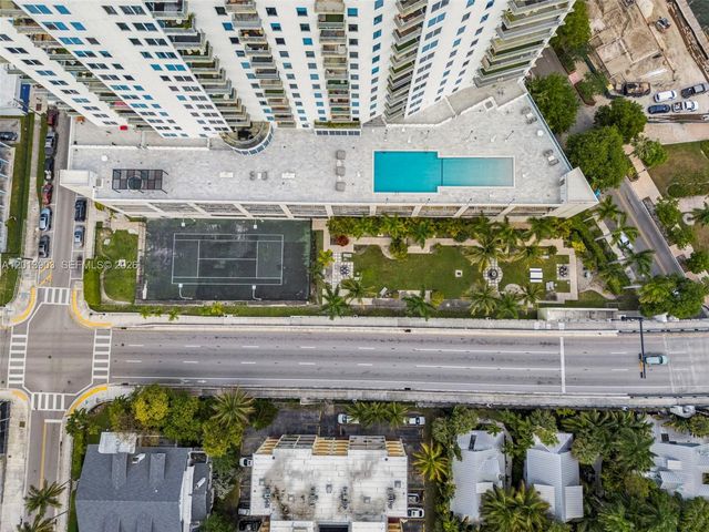 10 SW South River Dr 1506, Miami, FL 33130