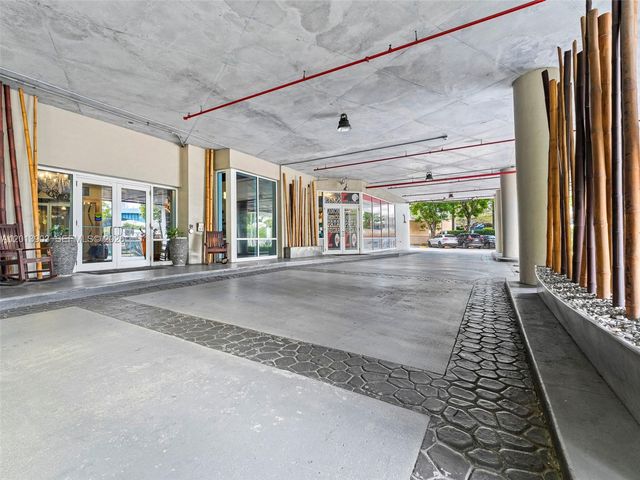 10 SW South River Dr 1506, Miami, FL 33130