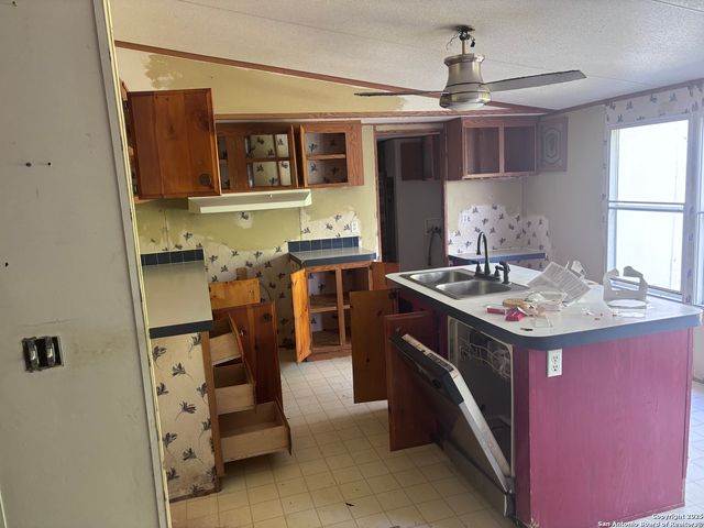 2253 Waterfront Park, Canyon Lake, TX 78133