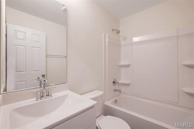 28 Shady Elm Court, St Charles, MO 63301