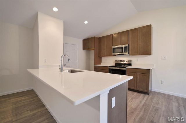28 Shady Elm Court, St Charles, MO 63301