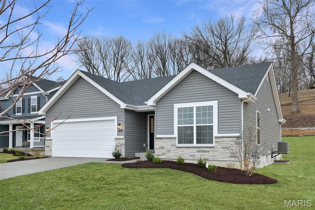 28 Shady Elm Court, St Charles, MO 63301