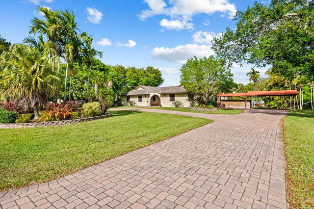 5500 SW 111th Terrace, Davie, FL 33328