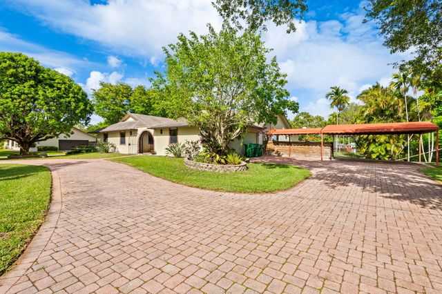 5500 SW 111th Terrace, Davie, FL 33328
