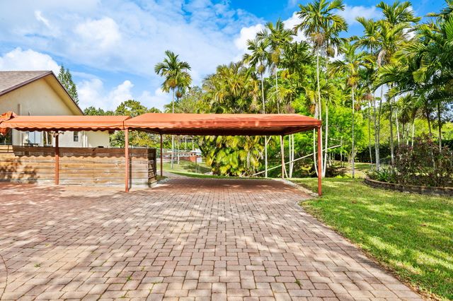 5500 SW 111th Terrace, Davie, FL 33328