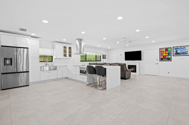 5500 SW 111th Terrace, Davie, FL 33328