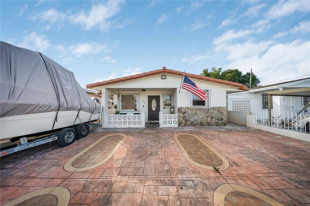 270 W 14th St, Hialeah, FL 33010