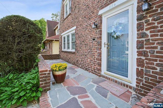 884 Helen Street, Teaneck, NJ 07666