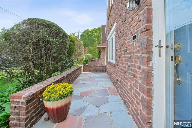 884 Helen Street, Teaneck, NJ 07666