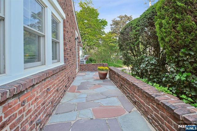 884 Helen Street, Teaneck, NJ 07666
