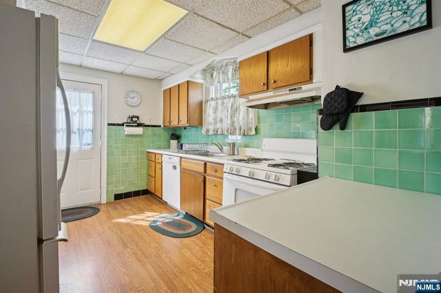 884 Helen Street, Teaneck, NJ 07666
