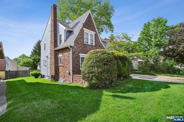 884 Helen Street, Teaneck, NJ 07666